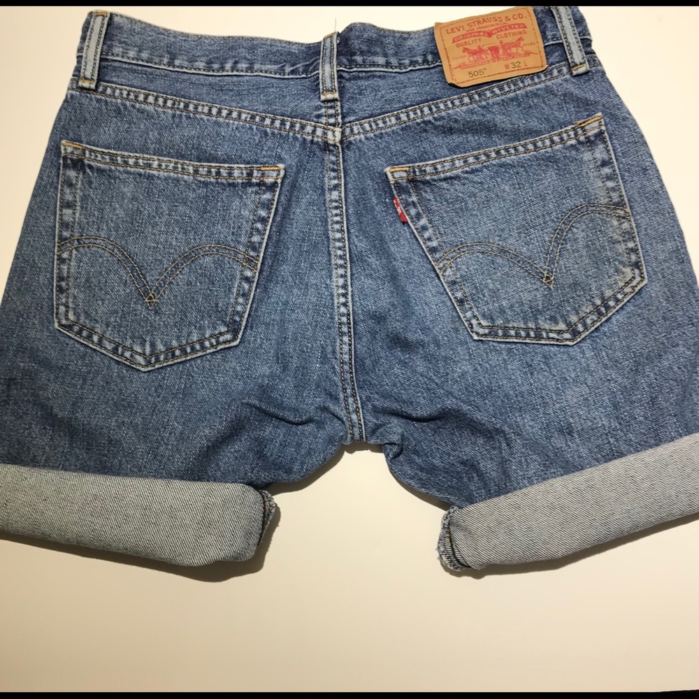 Levi’s vintage 505 mom jean shorts 32